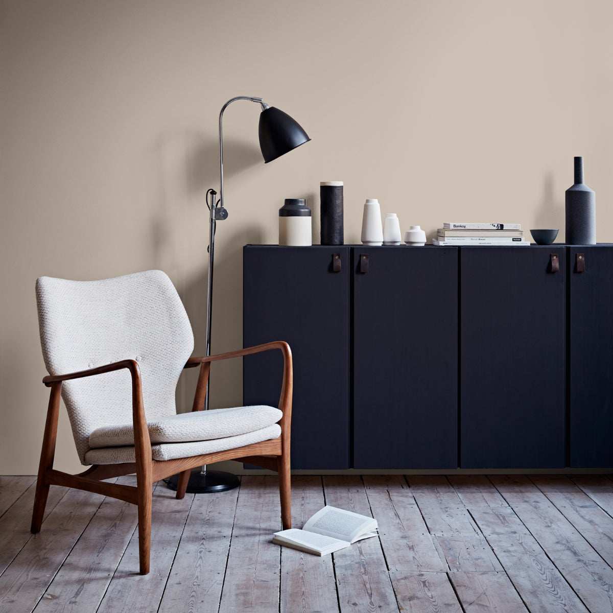 CROWN WALLS AND CEILINGS MATT EAST VILLAGE 2.5L