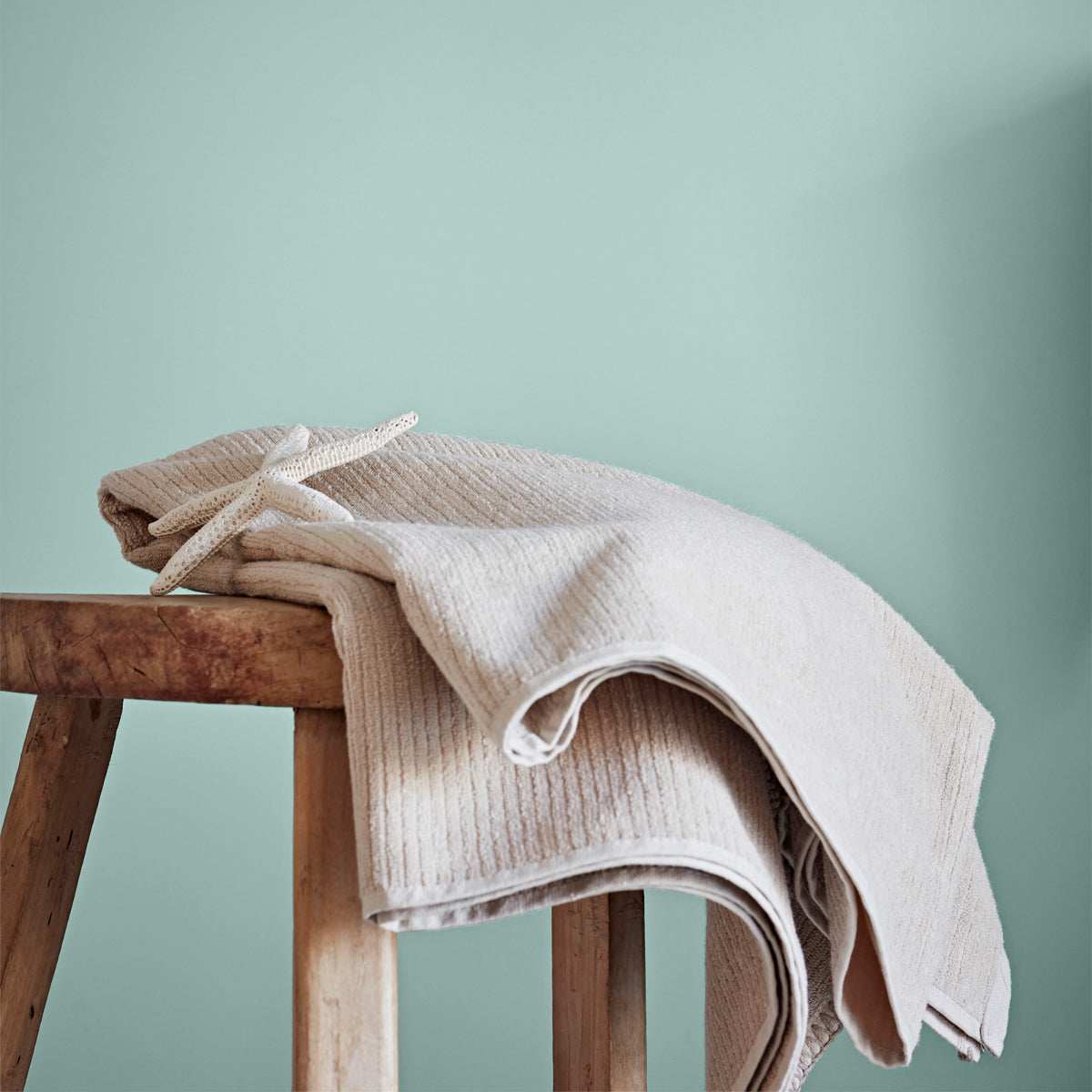 CROWN EASYCLEAN BATHROOM SOFT DUCK EGG 2.5L